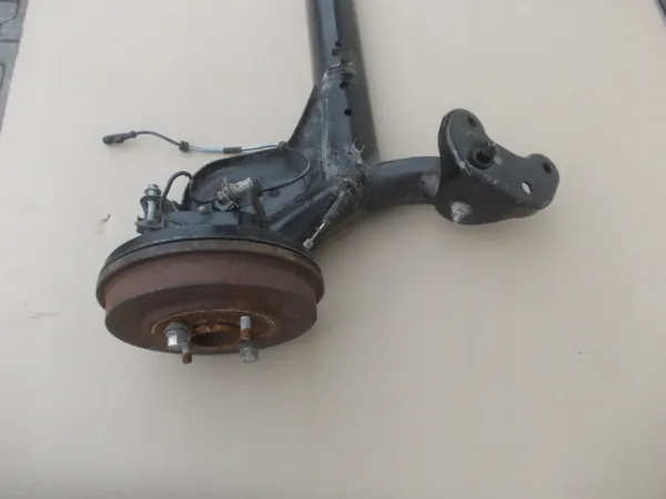 Viga de eje trasero Ford B-Max OEM belka b-max image 8