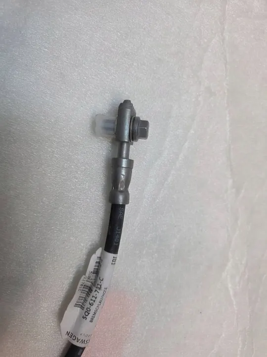 Bromsslang fram OEM 5Q0611701C - Volkswagen image 3