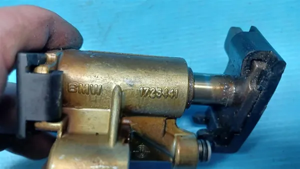 BMW 7 E38 M62 1995 Tensor de corrente image 3