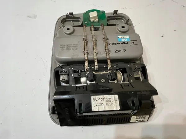 Luz Interior Kia Carnival II OEM 92810-4D100 image 5