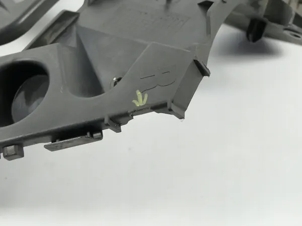 Deslizamento de montagem do para-choque traseiro direito Renault Scenic III 09-16 image 6