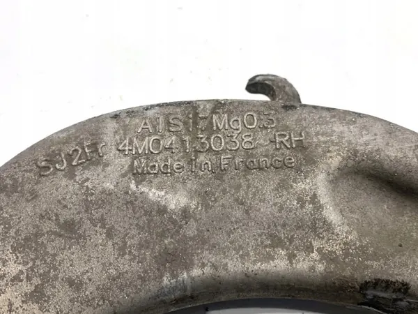 Suporte amortecedor dianteiro direito OEM 4M0413038RH Audi A6 C8 image 3