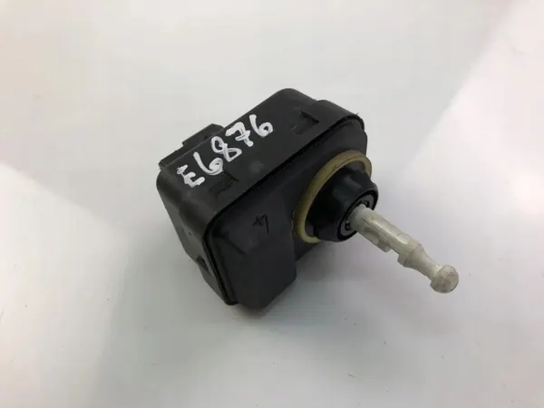 Motor de compuerta VW Passat B5 OEM 13H39 Pieza usada image 2