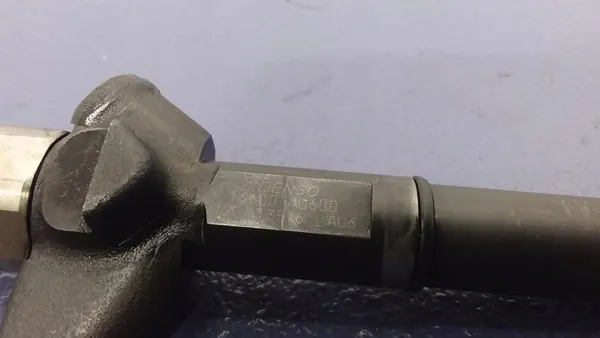 Nissan Primera P12 2.2D Injektor 16600AU600 image 4