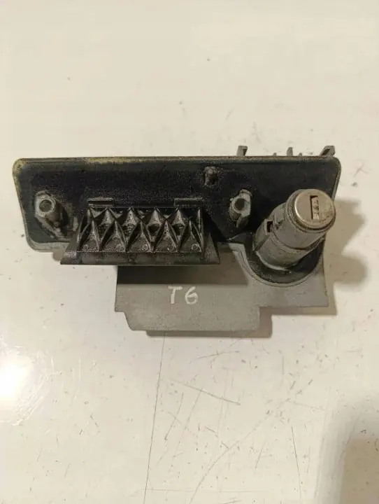 VW Bagageluckhandtag OEM 7H0827565K för Transporter VI image 5