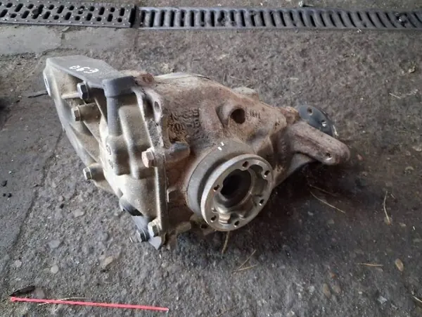 Bakaxel Differential BMW E90 2.0 B 3.38 Begagnad image 3