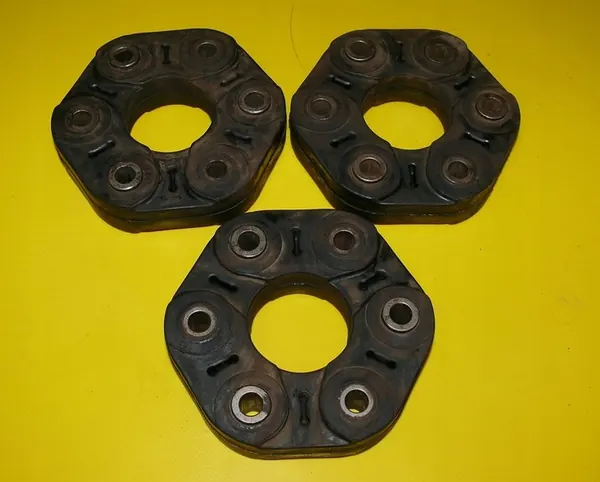 Mercedes-Benz A205 411 01 00 Aandrijfas Koppeling image 2