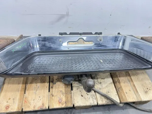 VW Amarok I Peräkärrykoukku MMAUTKO-23682 Kaksoisohjaamo image 5