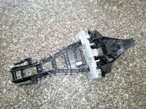 Türgriffrahmen vorne rechts OEM BJ32203A28AC image 3