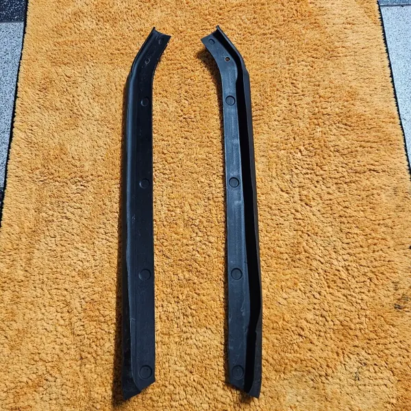 Junta do capô Lamborghini Urus OEM 4ML823126 lado direito image 2