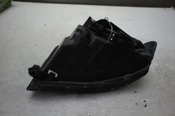 Audi A2 2000 Faros delanteros derecho image 2