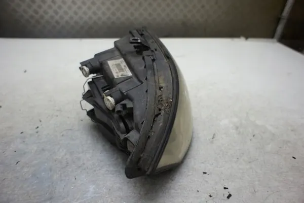 Audi A2 2000 Faros delanteros derecho image 3