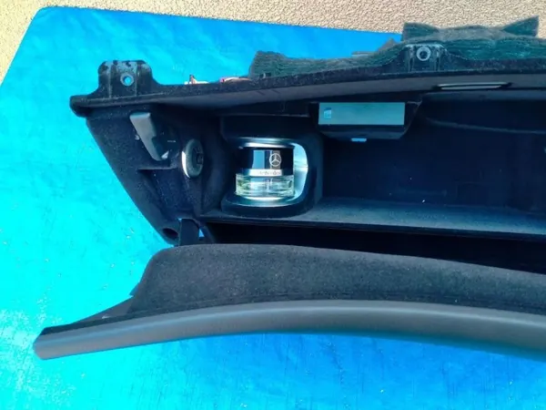 Mercedes-Benz S W222 2015 OEM A2226800091 Compartimentos image 3