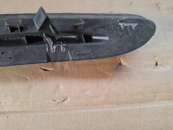 Rejilla de parachoques delantera derecha izquierda Opel Mokka A OEM image 3