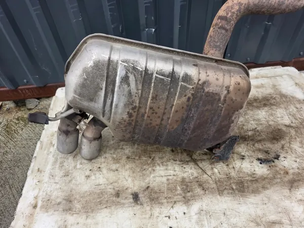 Pakoputken Vaimennin OEM 1K0120E/1K0119K Audi A3 8P image 9