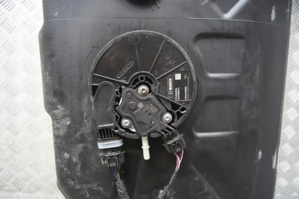 AdBlue-tankpomp OEM 68232821xx voor Jeep Cherokee image 9