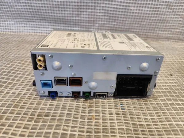 Volvo OEM 31421873 Radio CD Navigation image 4