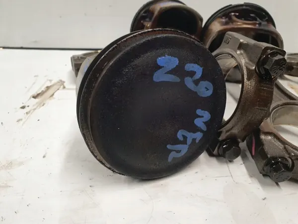 Saab 207R Kolv & Staket Set - Begagnade OEM Delar image 3