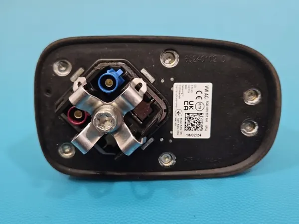 Antenne Skoda OEM 5Q0035507AH - État Utilisé image 5