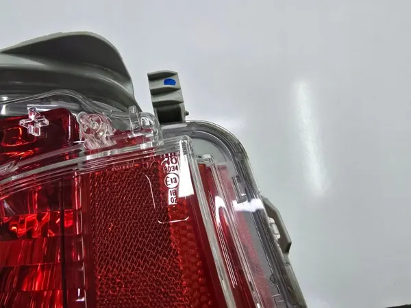 Dimljus vänster OEM 815905240 AC316 Subaru Trezia image 8