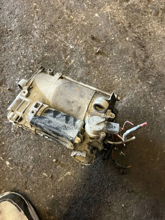 Mercedes-Benz S W220 bakluftfjädring kompressor OEM NIC26423 image 3