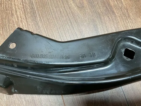 Support de lampe gauche 6V0805931 Skoda Fabia III image 2