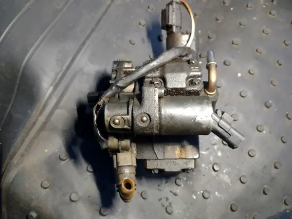 Pompe à injection OEM 9688153080 pour 2.0 HDI image 2