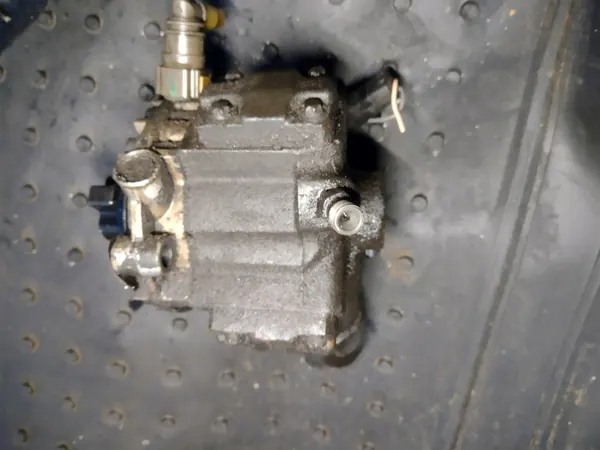 Pompe à injection OEM 9688153080 pour 2.0 HDI image 3
