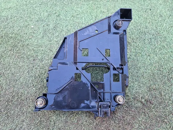 Suporte de Farol Direito Porsche Boxster 996.631.042.00 image 3