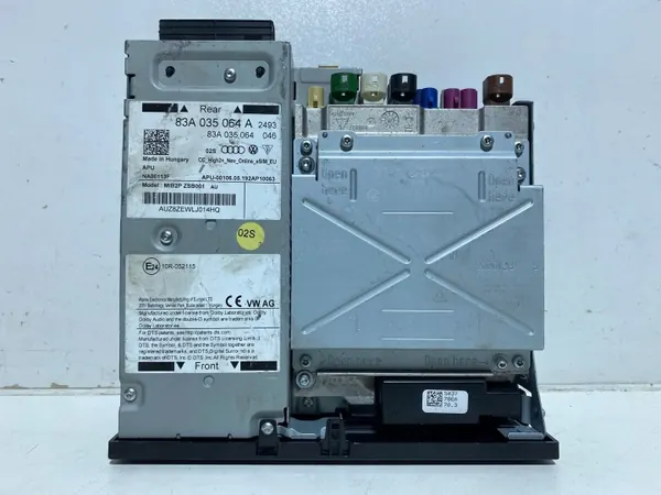 Lector SD Audi Q3 OEM 83A035064A - Usado image 3
