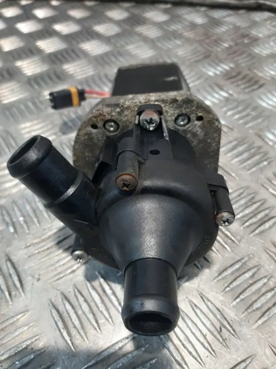 Pompe à eau d'origine BG65X25KI 24V - Occasion image 3