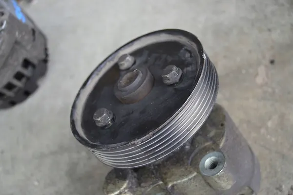 Bomba de direção assistida Renault Scenic II image 5