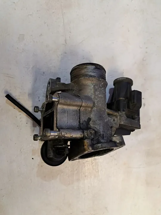 EGR-venttiili Volvo V60 2.0L 120kw 2012 OEM 30757778 image 5
