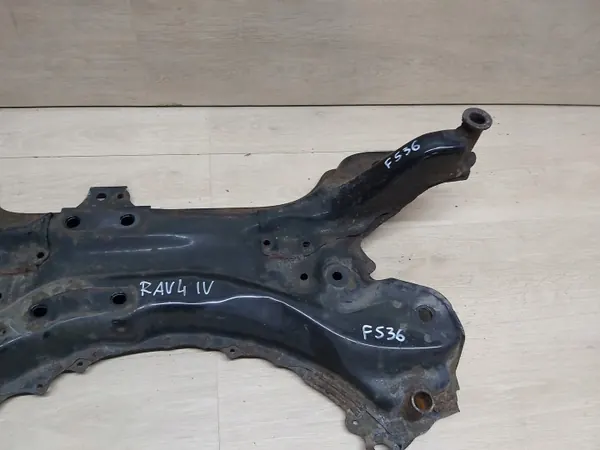 Traverse avant OEM RAV4 IV SANKI 2,0 D4D d'occasion image 3