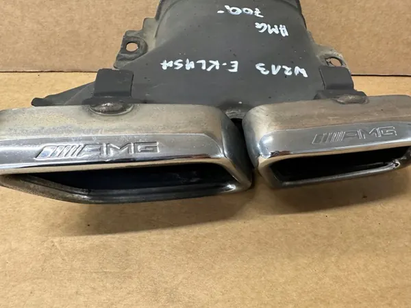 Mercedes E-Klasse W213 AMG Auspuffendstück OEM A2134903200 image 3