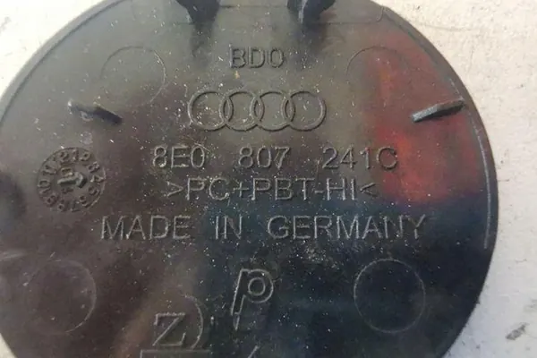 Tapa de gancho de remolque AUDI A4 8E0807241C image 3