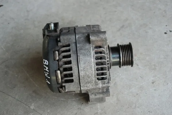 BMW F20 F21 LCI 114d 116d Alternator 180A OEM 8626086 image 4