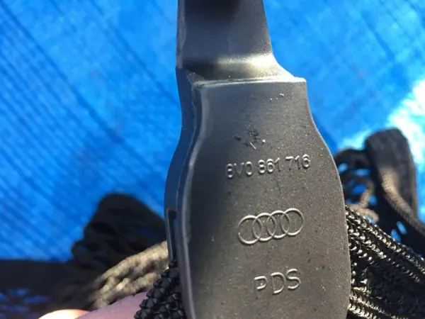 Red de Carga Audi Q5 80A Lift OEM 8V0861716 image 3