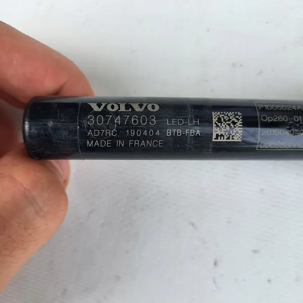 VOLVO S60 III V60 II Ajovalopesurin Pumppu 30747603 image 5