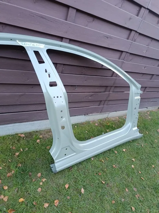 Para-choque lateral esquerdo Tesla Model 3 OEM 1073673-ST-B image 6
