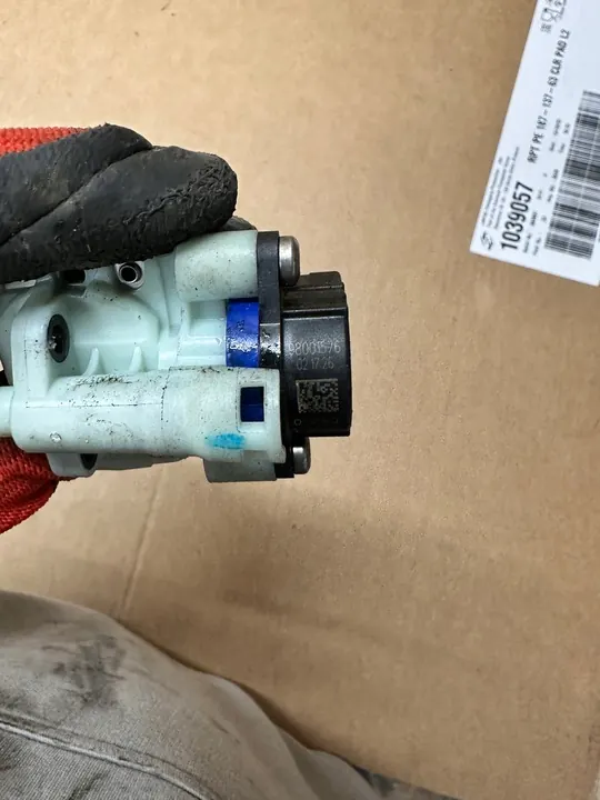 Capteur de soupape AdBlue Mercedes Volvo BMW 98001576 image 3