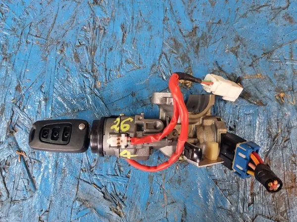 HYUNDAI IX35 10-15 Startschakelaar Compleet Sleutel image 1