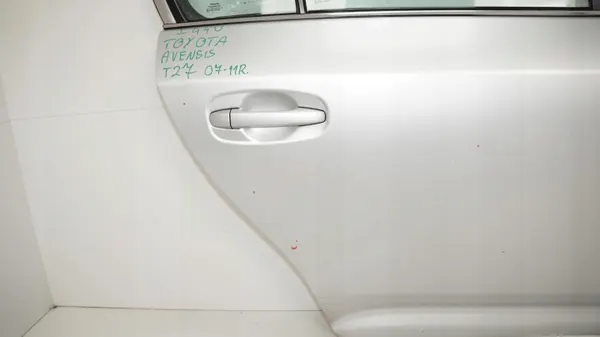 Puerta trasera derecha OEM 360199701 Toyota Avensis image 4