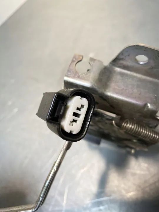 Fecho capô Mitsubishi ASX OEM 092M30 - Usado image 3