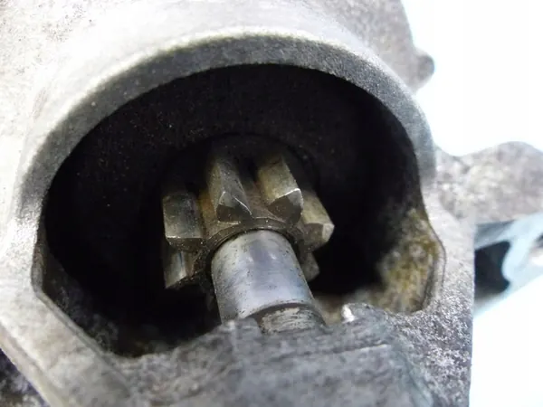 Motor de arranque Dacia Duster I 1.6 16V image 3