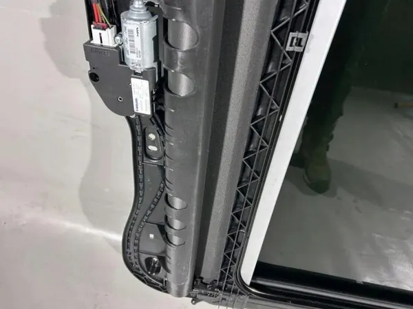 Schiebedach Porsche Cayenne OEM 7P0887041E - Gebraucht image 9