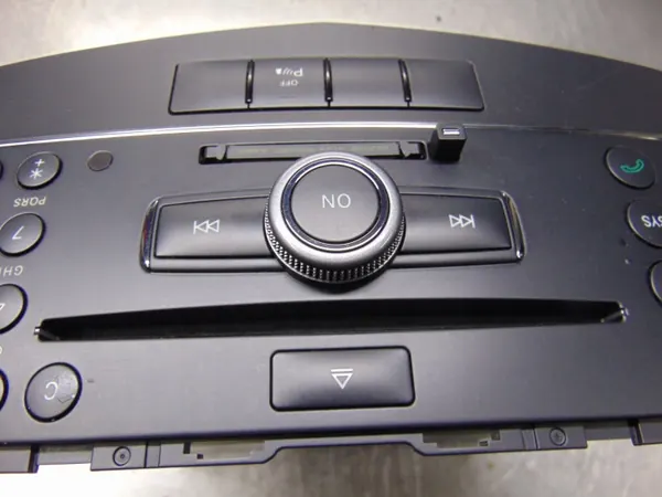 Rádio CD Navegação OEM A2048707290 Mercedes Classe C W204 image 4