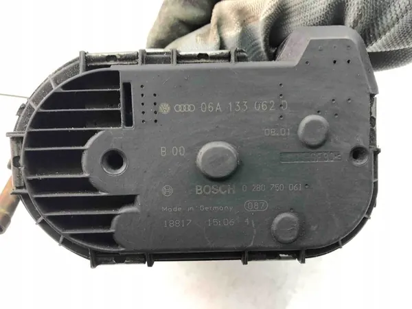 Corpo de borboleta Skoda Octavia MK1 06A133062D image 3