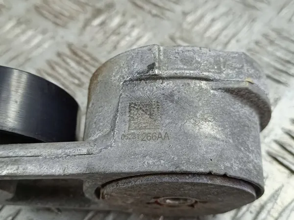 Jeep Grand Cherokee WL Vaihtovirtapuhaltimen Kiristin 05281266AA image 4