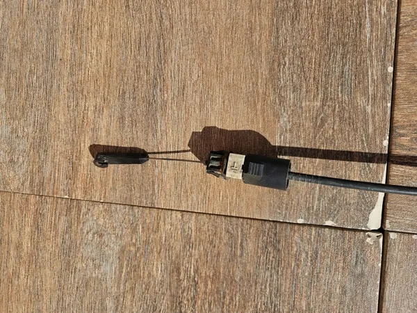 Kaasukickdown-liitin OEM WJ 4.0 Jeepille - Käytetty image 4